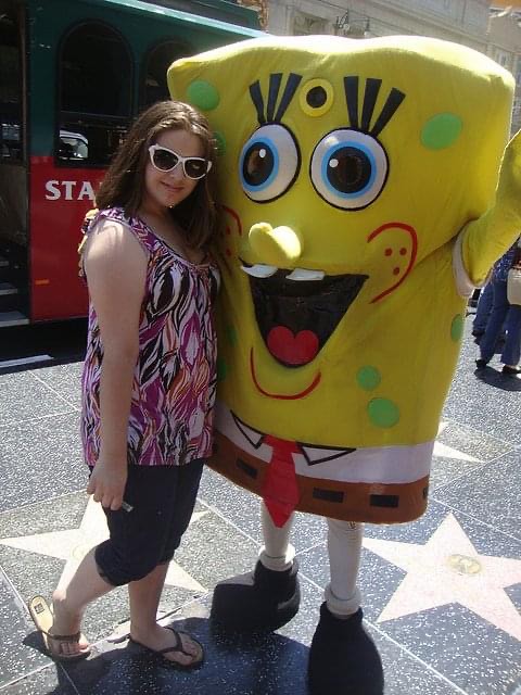 Emma also posed with Sponge Bob